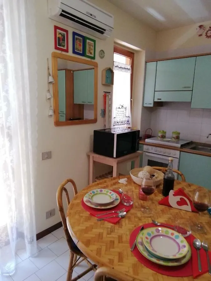 فيلا La Casa Di Martina أكيتْريتْسا بيت للعطل